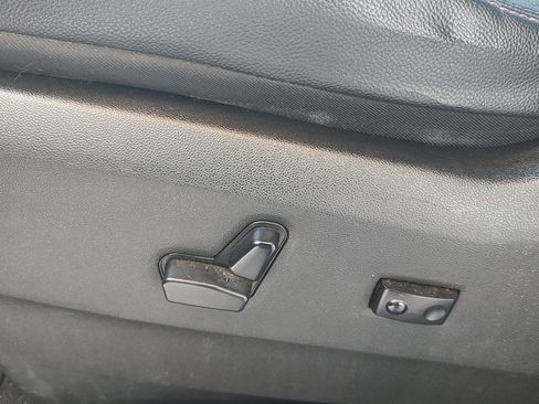 Used 2017 Dodge Grand Caravan GT FWD image 3