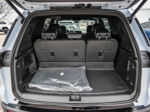 New 2026 Chevrolet Traverse High Country w/ LPO, Floor Liner Package FWD image 70