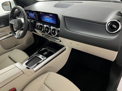 Used 2026 Mercedes-Benz GLA 250 4MATIC image 26