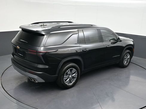 Used 2025 Chevrolet Traverse LT FWD image 22