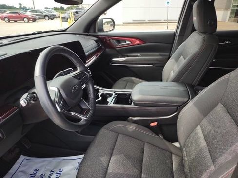 Used 2024 Chevrolet Traverse Z71 w/ LPO, Floor Liner Package AWD/4WD image 11