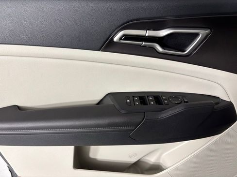 New 2026 Kia Sportage EX FWD image 19