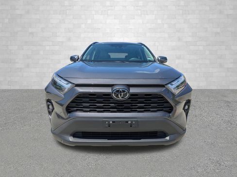 Used 2023 Toyota RAV4 XLE Premium image 6