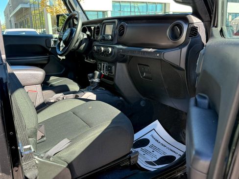 Used 2018 Jeep Wrangler Sport S image 11