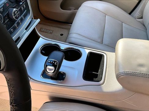 Used 2014 Jeep Grand Cherokee Overland w/ Advanced Technology Group RWD image 18