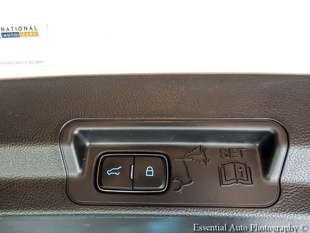 Used 2022 Ford Explorer XLT w/ Equipment Group 202A AWD/4WD image 29