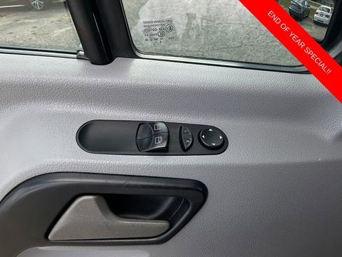 Used 2016 Mercedes-Benz Sprinter 2500 image 11