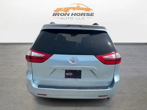 Used 2015 Toyota Sienna LE FWD image 6