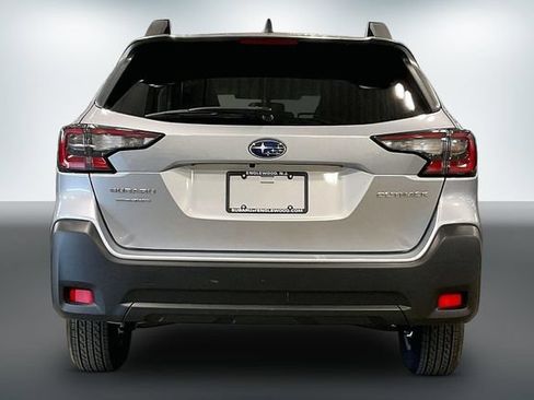 Used 2025 Subaru Outback Premium AWD/4WD image 4