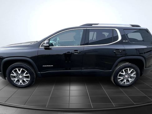 Used 2023 GMC Acadia SLE w/ Driver Convenience Package image 3