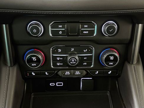 Used 2024 Chevrolet Suburban Z71 w/ Off-Road Capability Package image 15