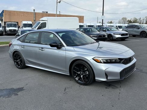 Used 2025 Honda Civic Sport image 2