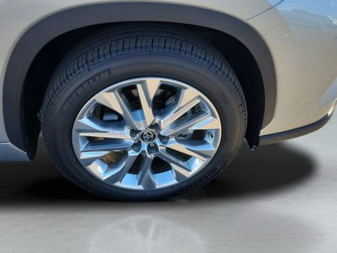 Used 2022 Toyota Highlander Limited image 10