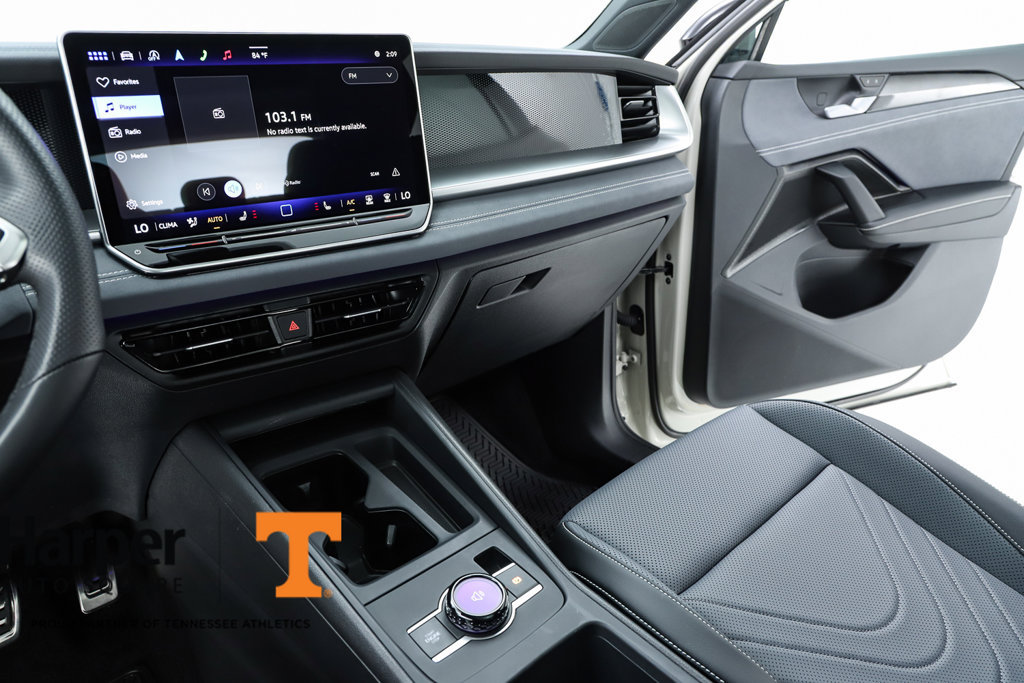 Used 2025 Volkswagen Tiguan SE R-Line FWD image 23