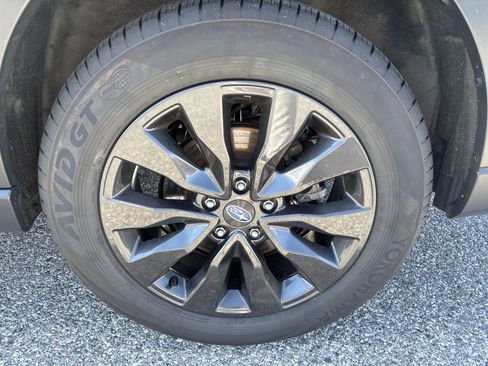 Used 2025 Subaru Outback Onyx Edition AWD/4WD image 38
