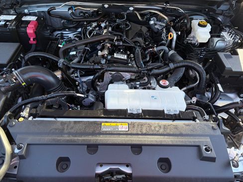 Used 2025 Toyota Tacoma TRD Sport AWD/4WD image 31