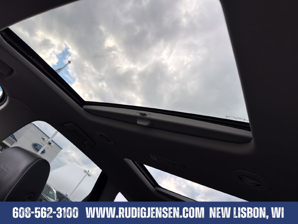Used 2021 Buick Enclave Avenir w/ Avenir Technology Package AWD/4WD image 21