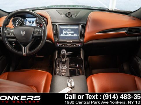 Used 2017 Maserati Levante AWD/4WD image 31