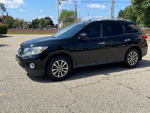 Used 2013 Nissan Pathfinder SV w/ Cargo Pkg image 21
