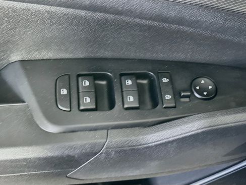 Used 2025 Kia Sportage LX FWD image 15