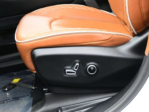 Used 2026 Chrysler Pacifica Pinnacle AWD/4WD image 14