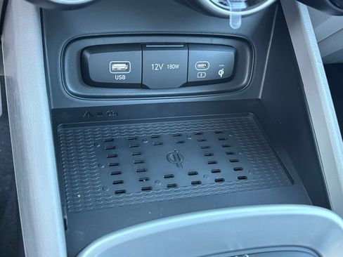 Used 2026 Hyundai Venue SEL FWD image 19