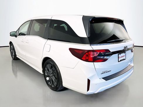 Used 2025 Honda Odyssey Touring image 9