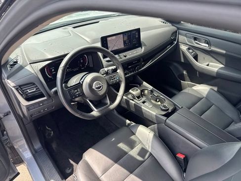 Used 2024 Nissan Rogue SL AWD/4WD image 9
