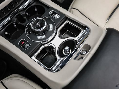 Used 2017 Rolls-Royce Dawn RWD image 66