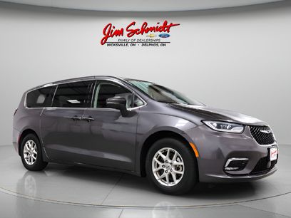 Used 2023 Chrysler Pacifica Touring-L