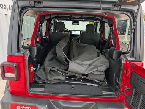 Used 2024 Jeep Wrangler Willys image 21