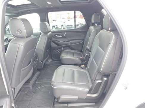 Used 2023 Chevrolet Traverse Premier w/ Redline Edition image 13