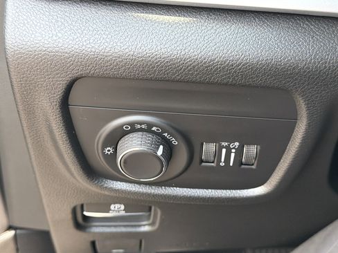 New 2026 Jeep Grand Cherokee Altitude AWD/4WD image 39