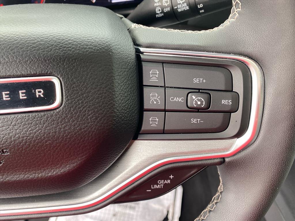 Used 2024 Jeep Wagoneer Series II AWD/4WD image 19