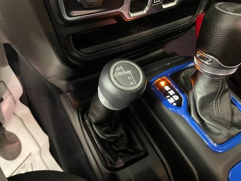 Used 2022 Jeep Wrangler Unlimited Sport AWD/4WD image 10