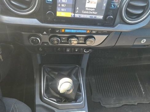 Certified 2017 Toyota Tacoma TRD Sport w/ Premium & Technology Package AWD/4WD image 4