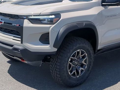 New 2026 Chevrolet Colorado ZR2 w/ Technology Package AWD/4WD image 15