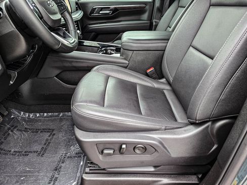 Used 2025 Chevrolet Tahoe Z71 w/ Sun And Tow Package image 13