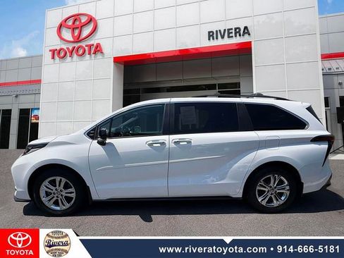 Used 2023 Toyota Sienna XSE w/ XSE Plus Package AWD/4WD image 8