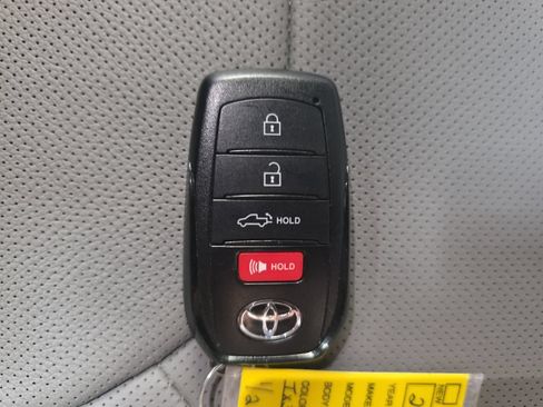 Used 2026 Toyota Tundra Limited AWD/4WD image 35