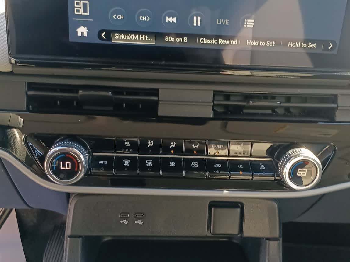 Used 2024 Honda Prologue EX image 13