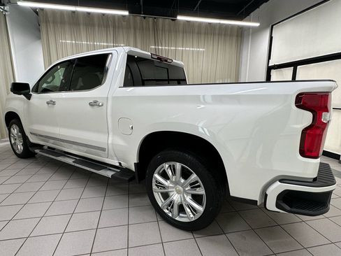 Certified 2024 Chevrolet Silverado 1500 High Country w/ High Country Premium Package AWD/4WD image 12