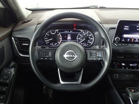 Used 2023 Nissan Rogue SV image 22