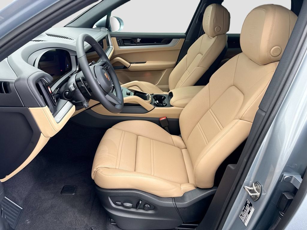 Used 2026 Porsche Cayenne AWD/4WD image 5