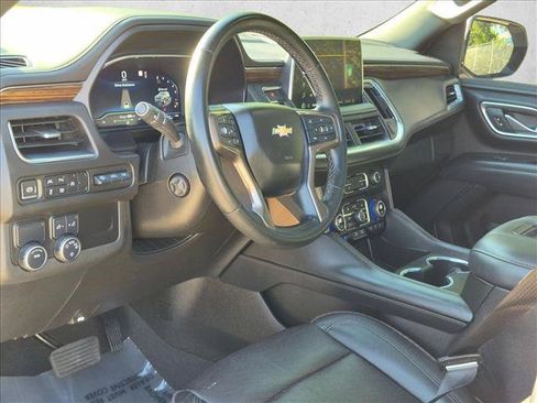 Used 2023 Chevrolet Suburban High Country w/ Premium Package 2 RWD image 9