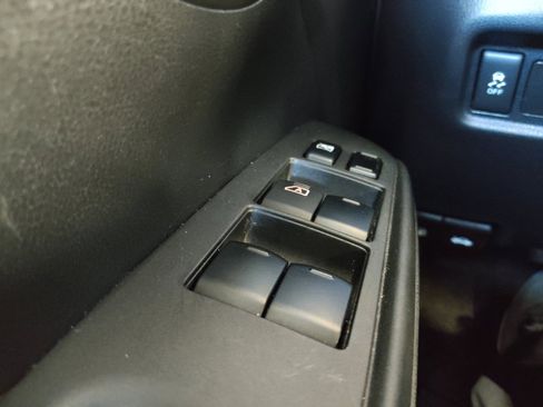 Used 2019 Nissan Versa SV FWD image 27