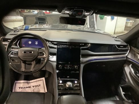 Used 2023 Jeep Grand Cherokee L Overland w/ Advanced Protech Group III image 21