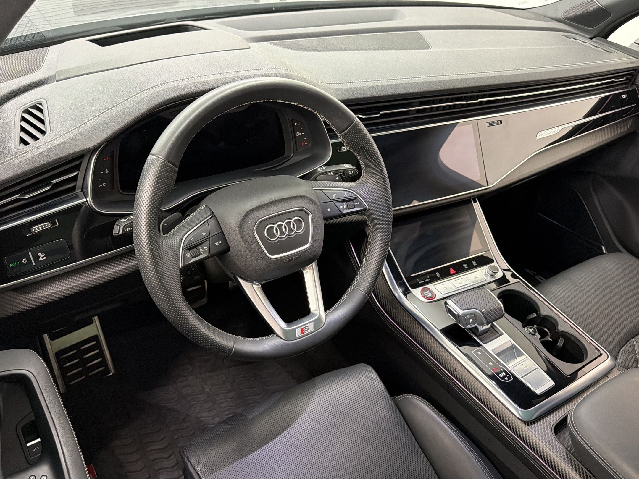 Used 2025 Audi SQ7 Prestige AWD/4WD image 4