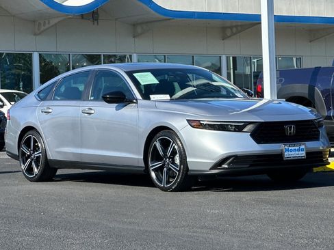 Used 2023 Honda Accord Sport image 7