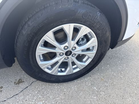 Used 2023 Ford Escape Active w/ Tech Pack #2 AWD/4WD image 7